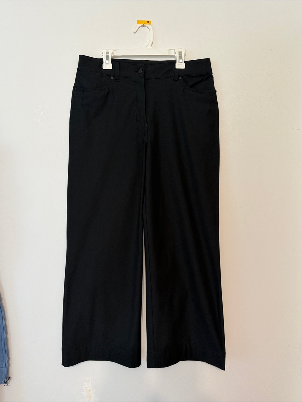 Lululemon Black City Sleek Cropped Pant. Sz 29 new w/o tags